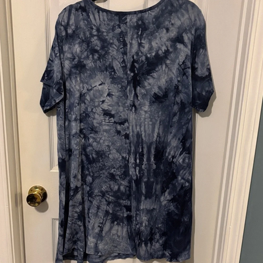 Blue Tie-Dye Short Sleeve Women's Top - Picture 7 of 7